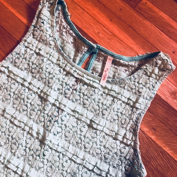 Mint Lace Peplum Top - Picture 3 of 5